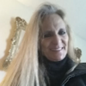 Meet your Posher, Rena